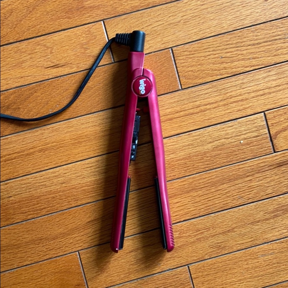 Wigo flat iron with extra long cord